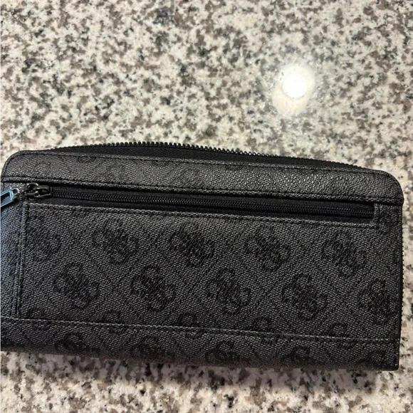 Guess Black Wallet - Picture 2 of 3